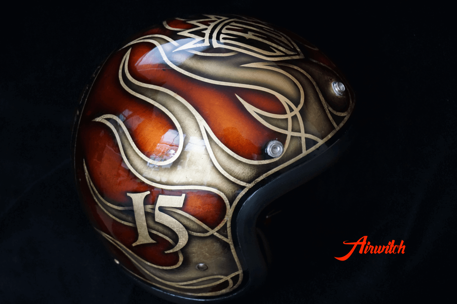 Custom Paint Helm mit Flammen, Blattgold, Airbrush und Candy