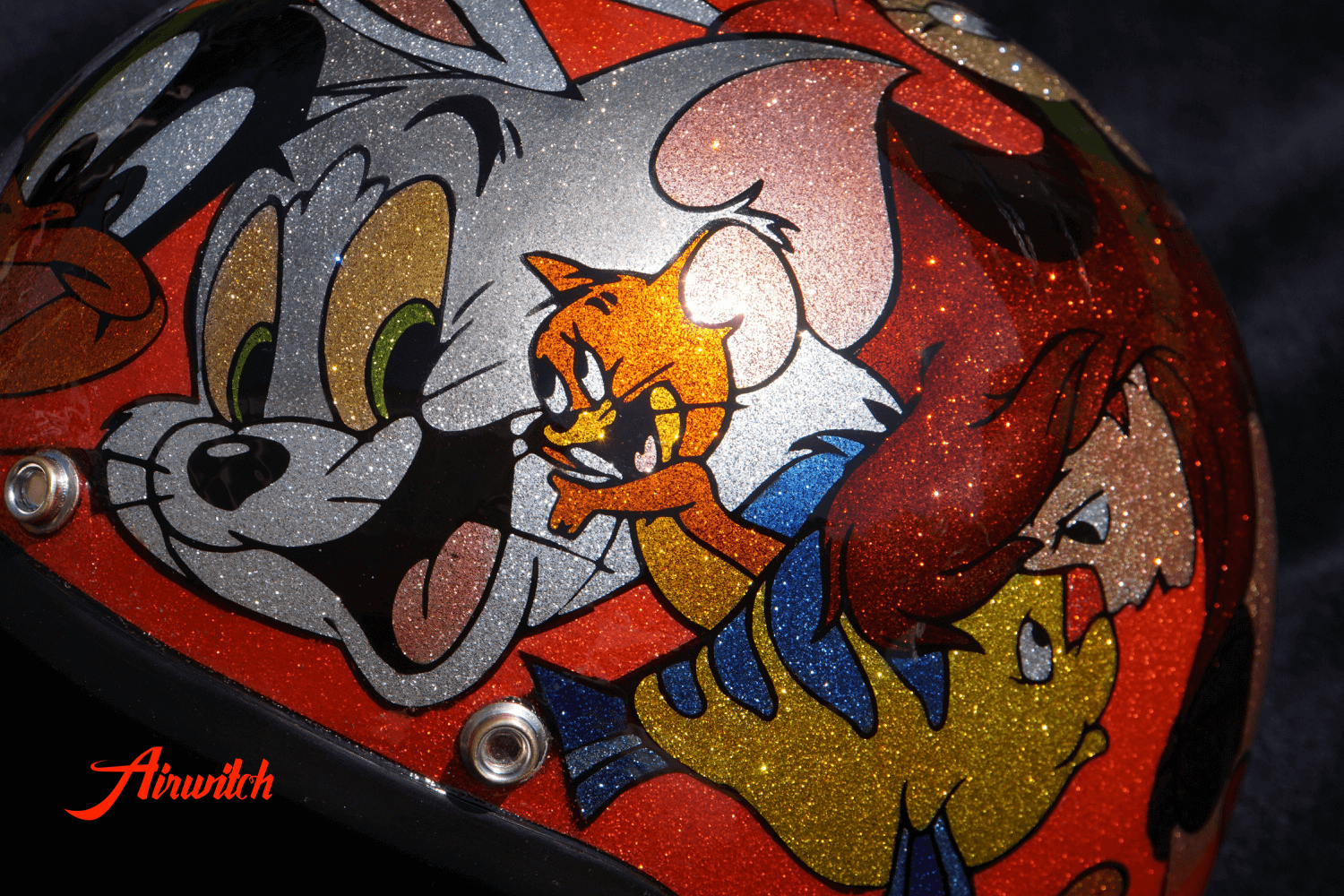 Helm mit Tom und Jerry Airbrush auf Metall Flakes