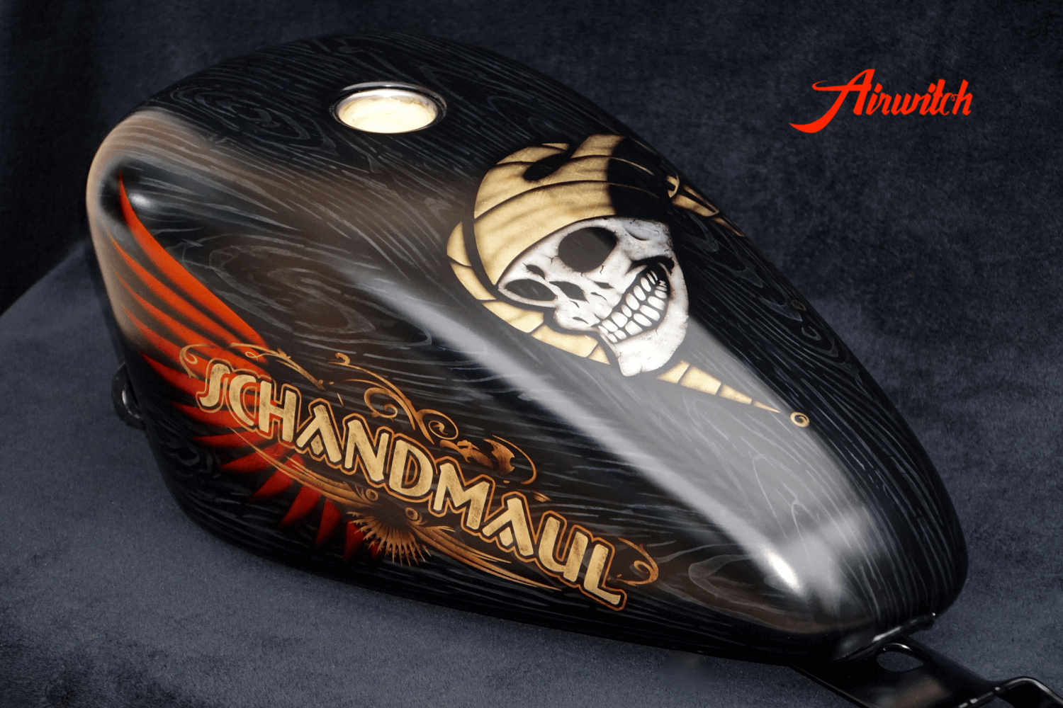 Harley Davidson Sportster 48 Tank Goldleaf Black Wood Holz Custom Paint Airbrush Schandmaul