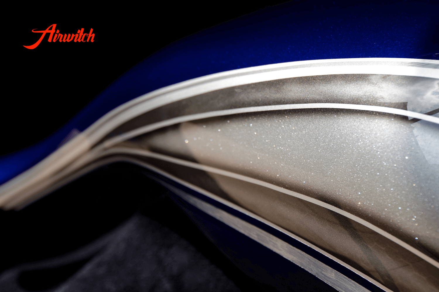 Harley Davidson Road Glide Frontfender Custom Paint mit silber-blauer Custom Lackierung mit Silber, Metalflakes und Blattsilber