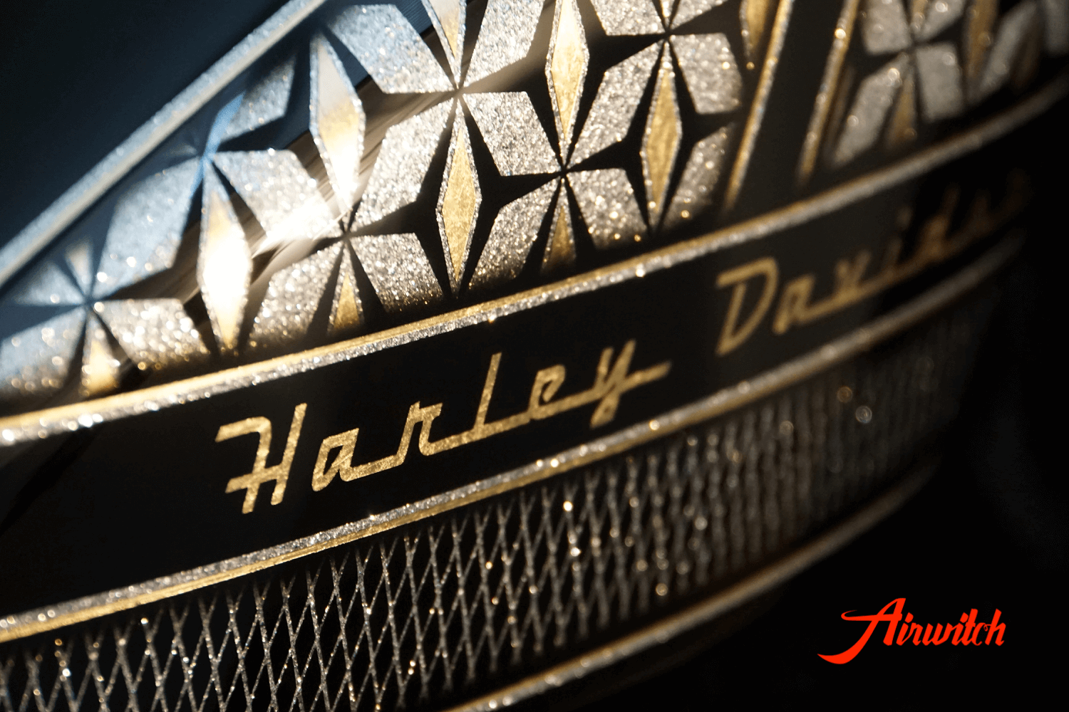 Custom Paint Harley Davidson Forty Eight 48 mit Metalflakes, Blattgold im Retro Design von Airwitch