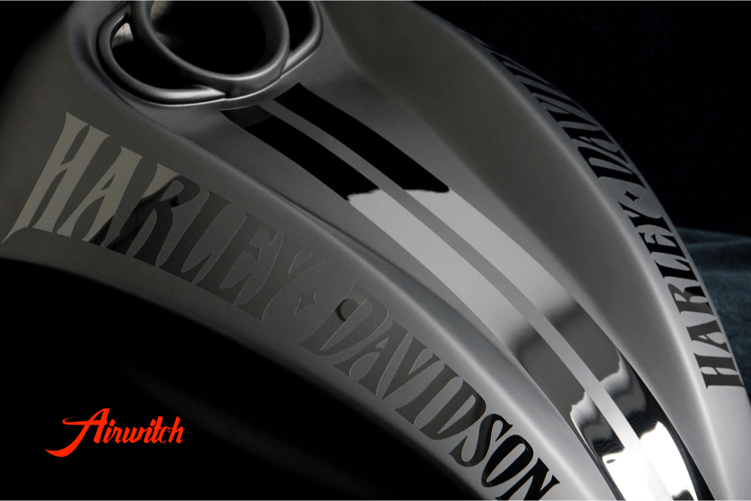 Custom Paint Harley Davidson V-Rod Lackierung black matt glossy logo mixed clearcoat design