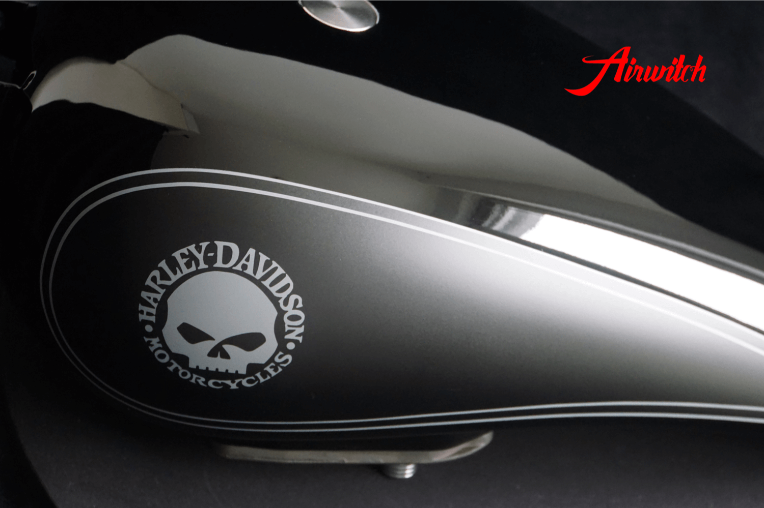 Tank Aufkleber für Harley Davidson® Chrom/Schwarz 203 mm x 57 mm – 