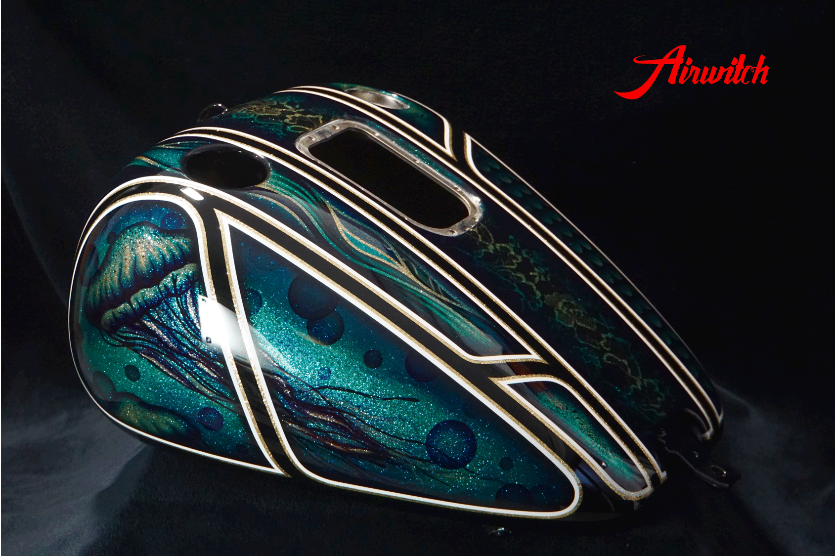 Custom Paint Harley Davidson Softail Metalflake Lackierung with bubbles jellyfish blue turquoise gold black  