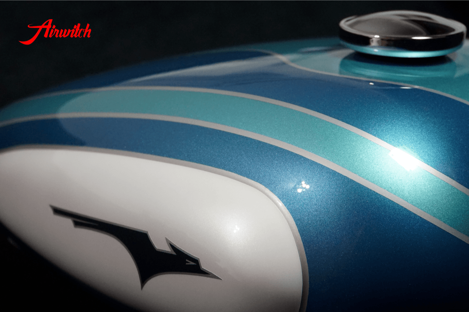Custom Paint Harley Davidson 1933 Eagle Logo Retro Lackierung Chopper turquoise blue silver white